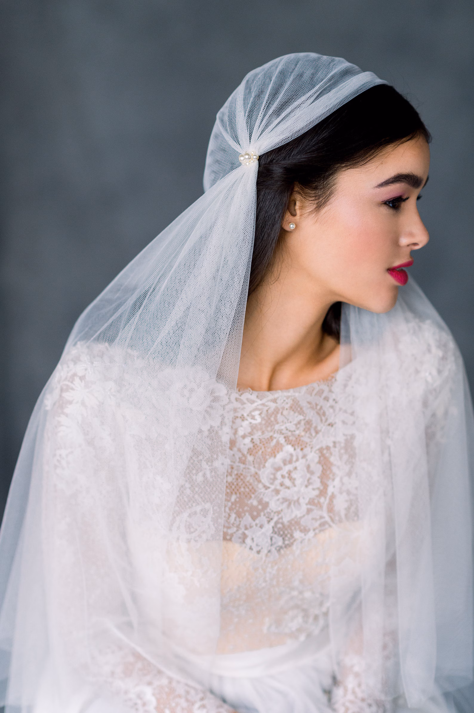 Minimalist Juliet cap bridal veil with pearl beads