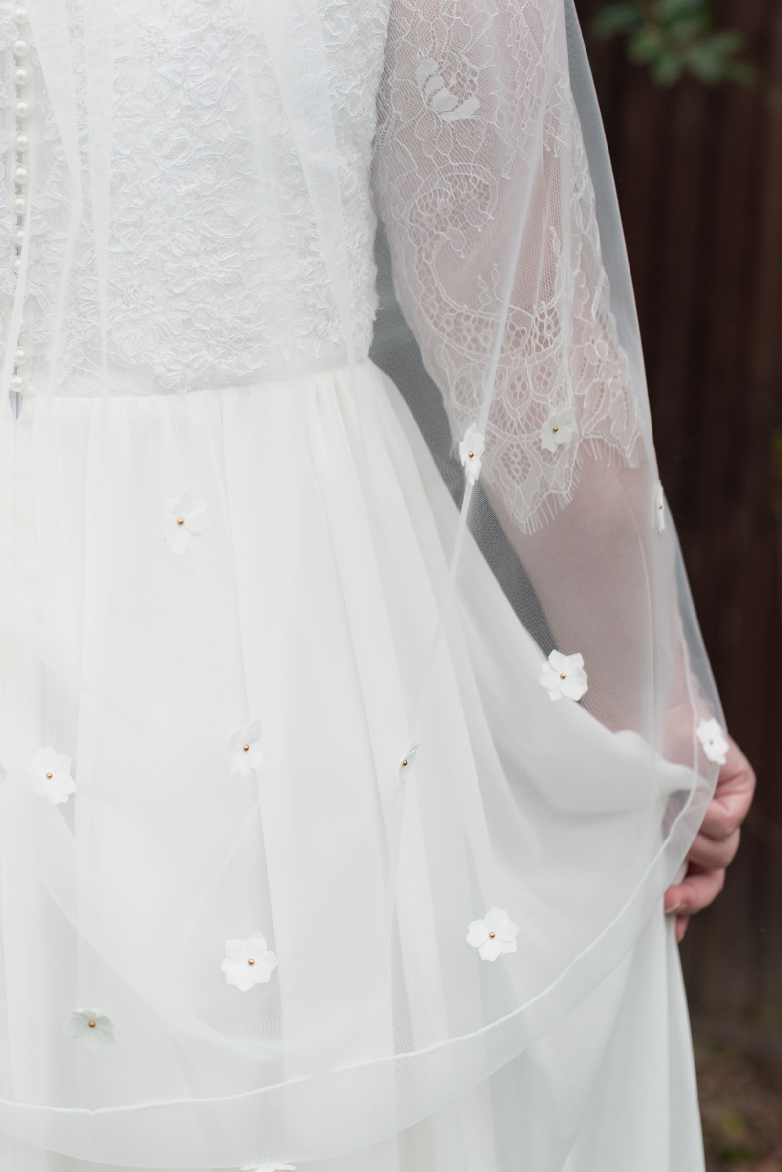 Wedding veil with 3D floral appliques made with a Cricut