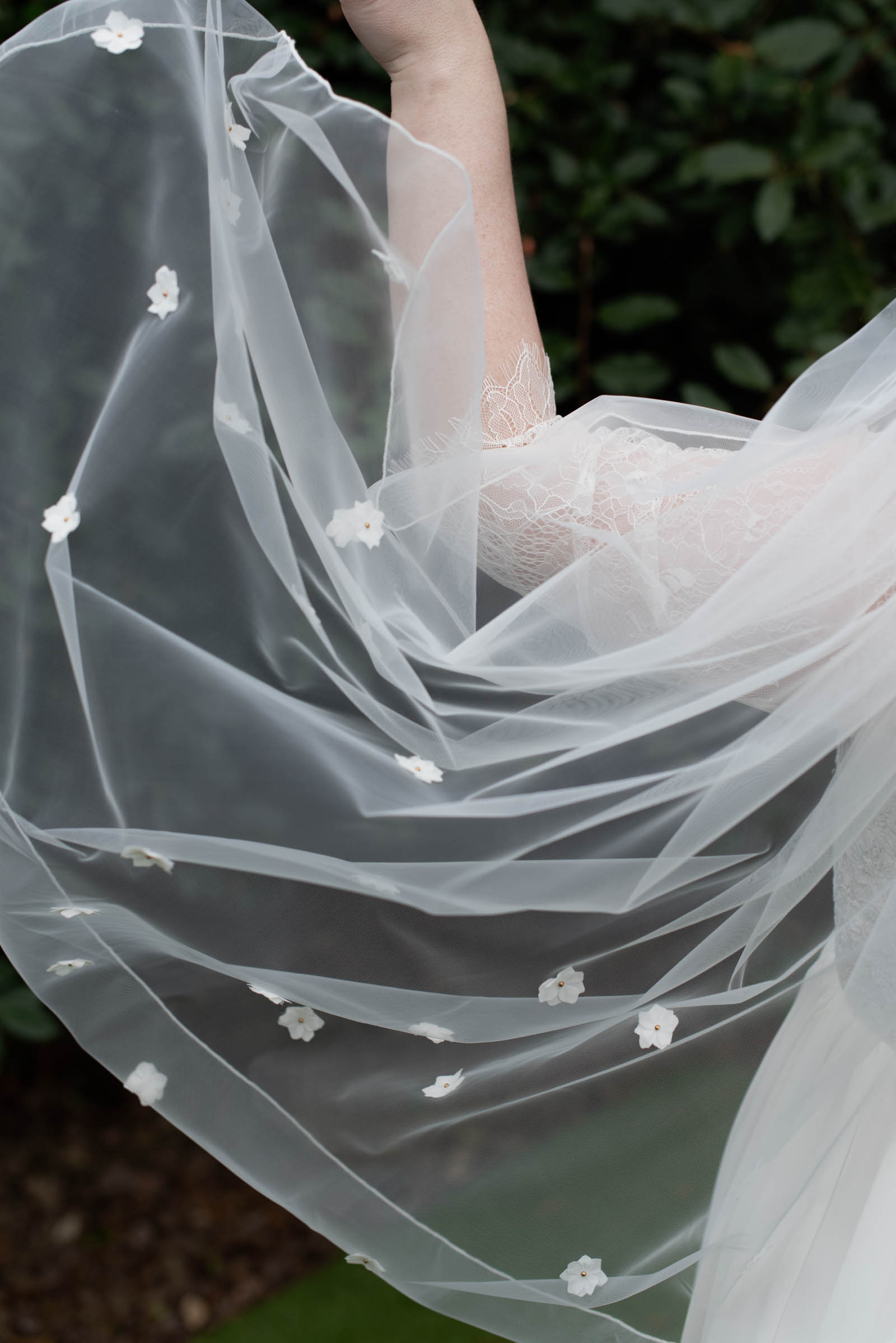 Wedding veil with 3D floral appliques made with a Cricut