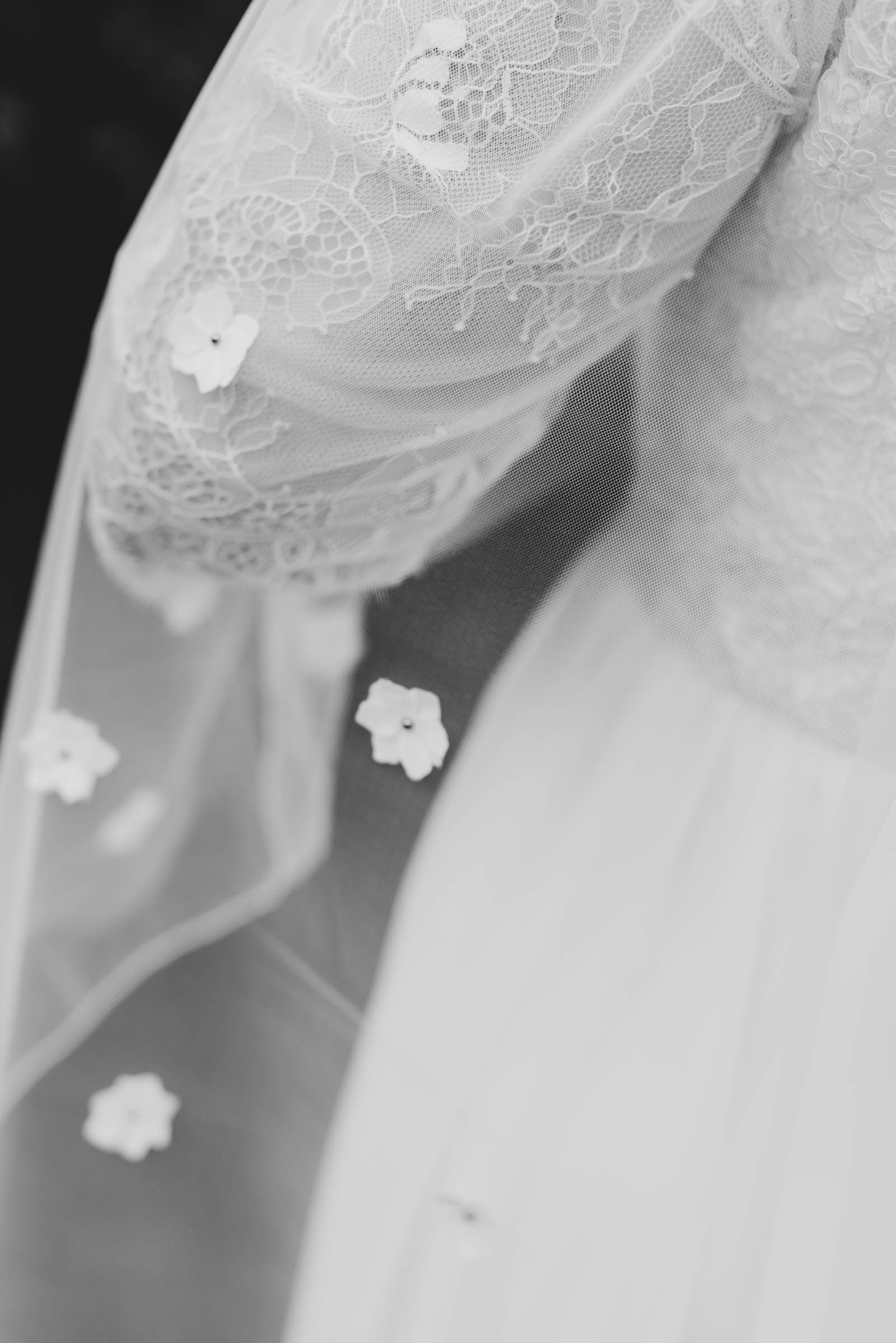 DIY wedding veil with 3D floral appliques made on a Cricut Maker machine