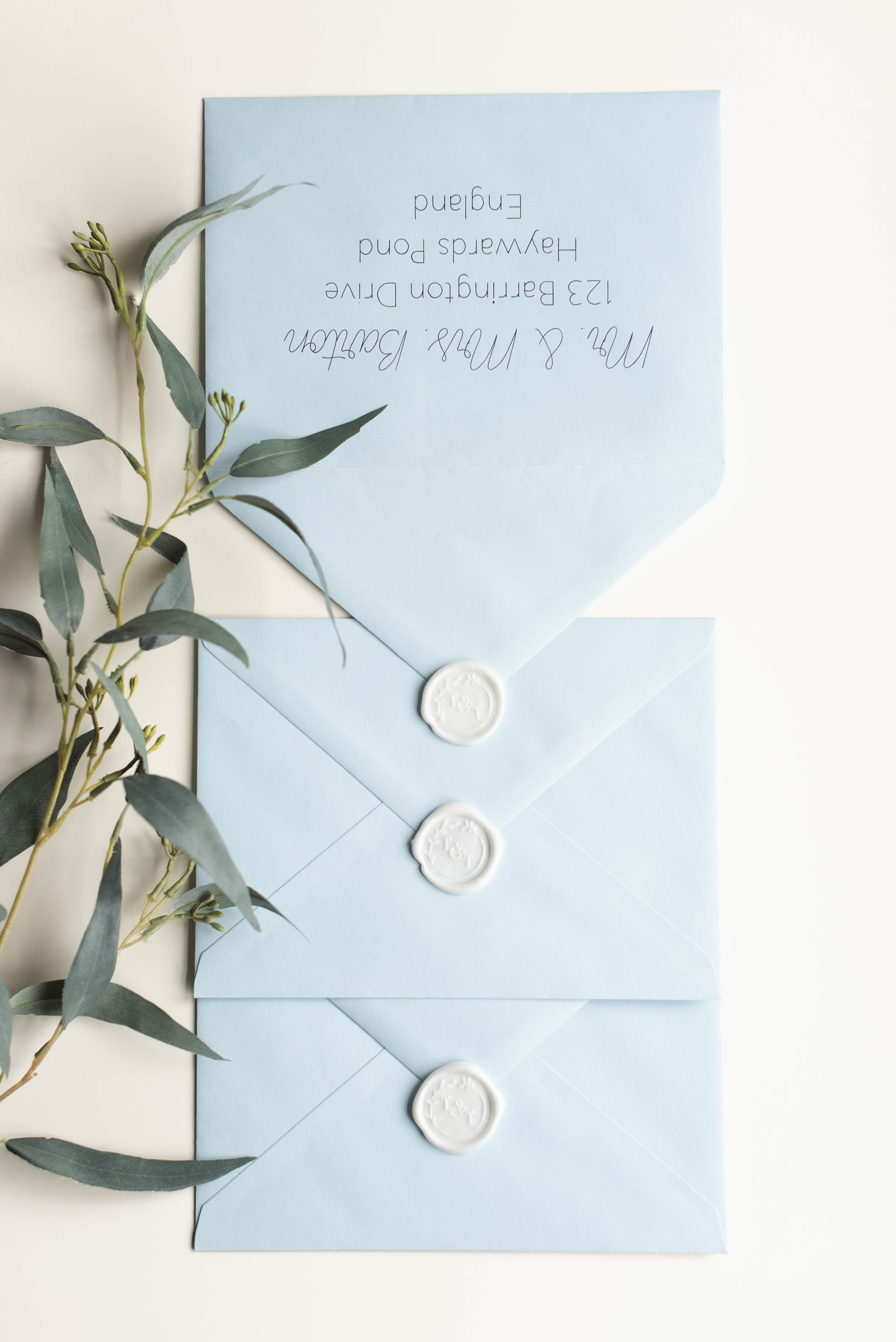 How to address wedding invitations with a Cricut