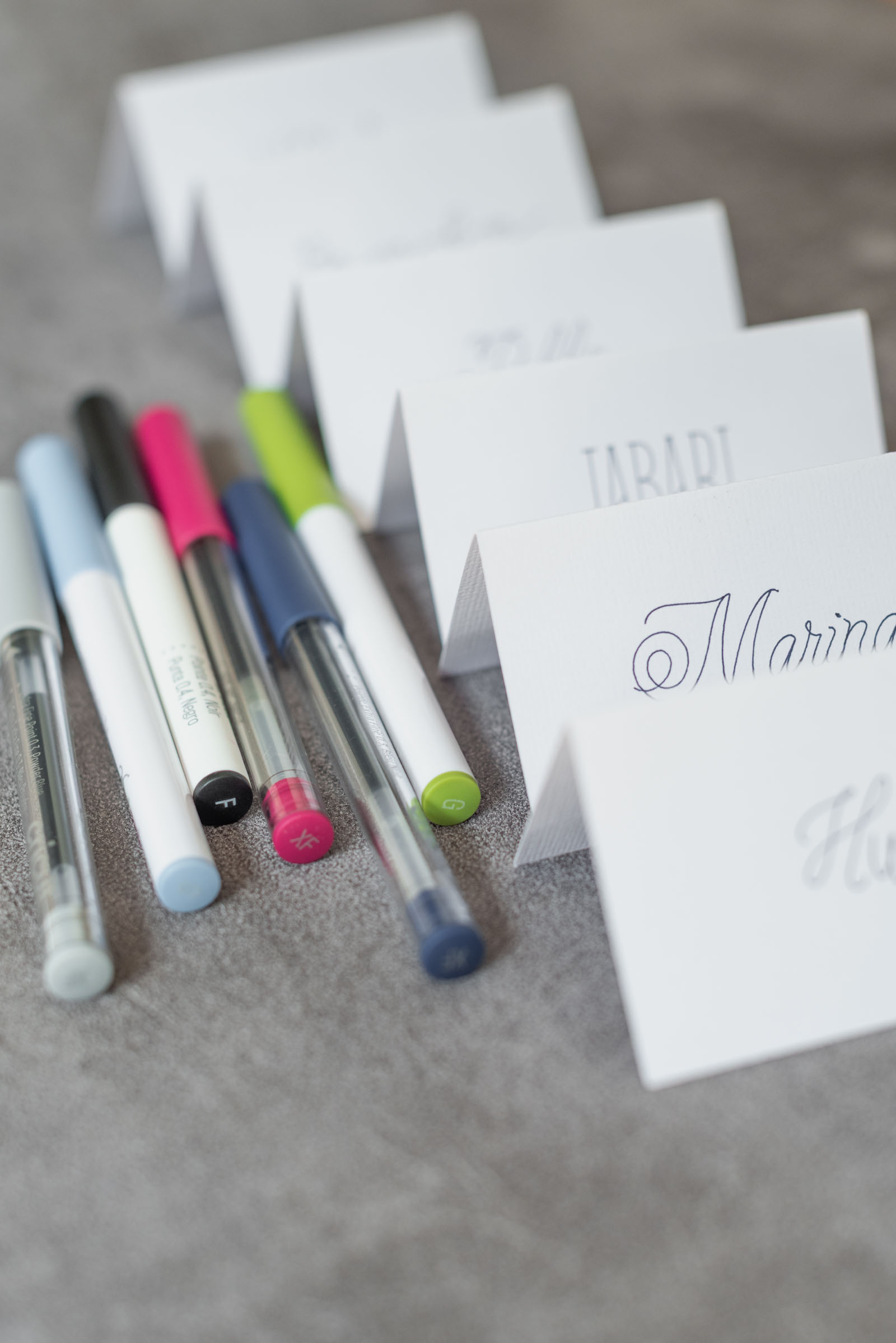 The pens you need to write your wedding place cards with your Cricut machine