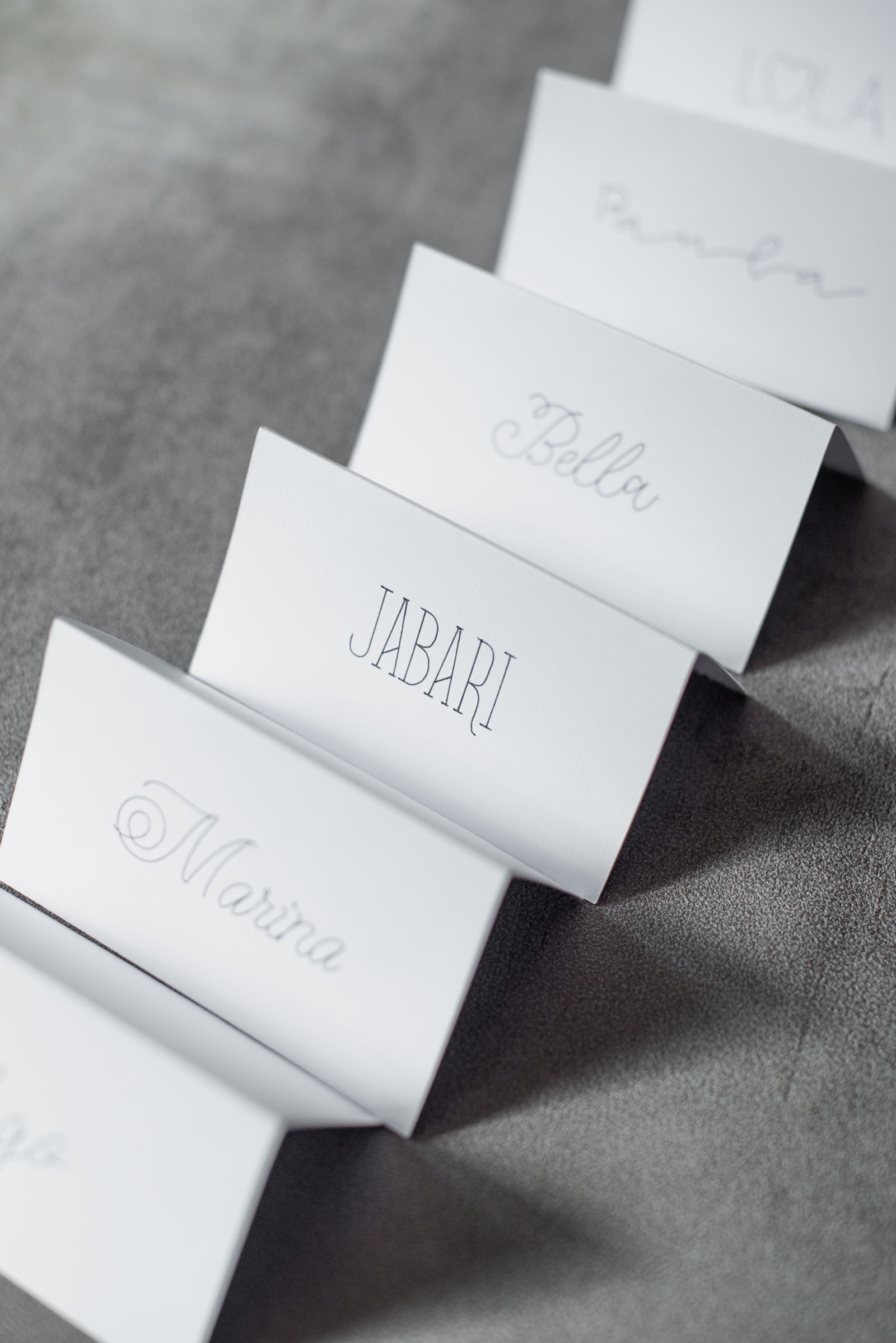 How to write your wedding place cards with your Cricut machine