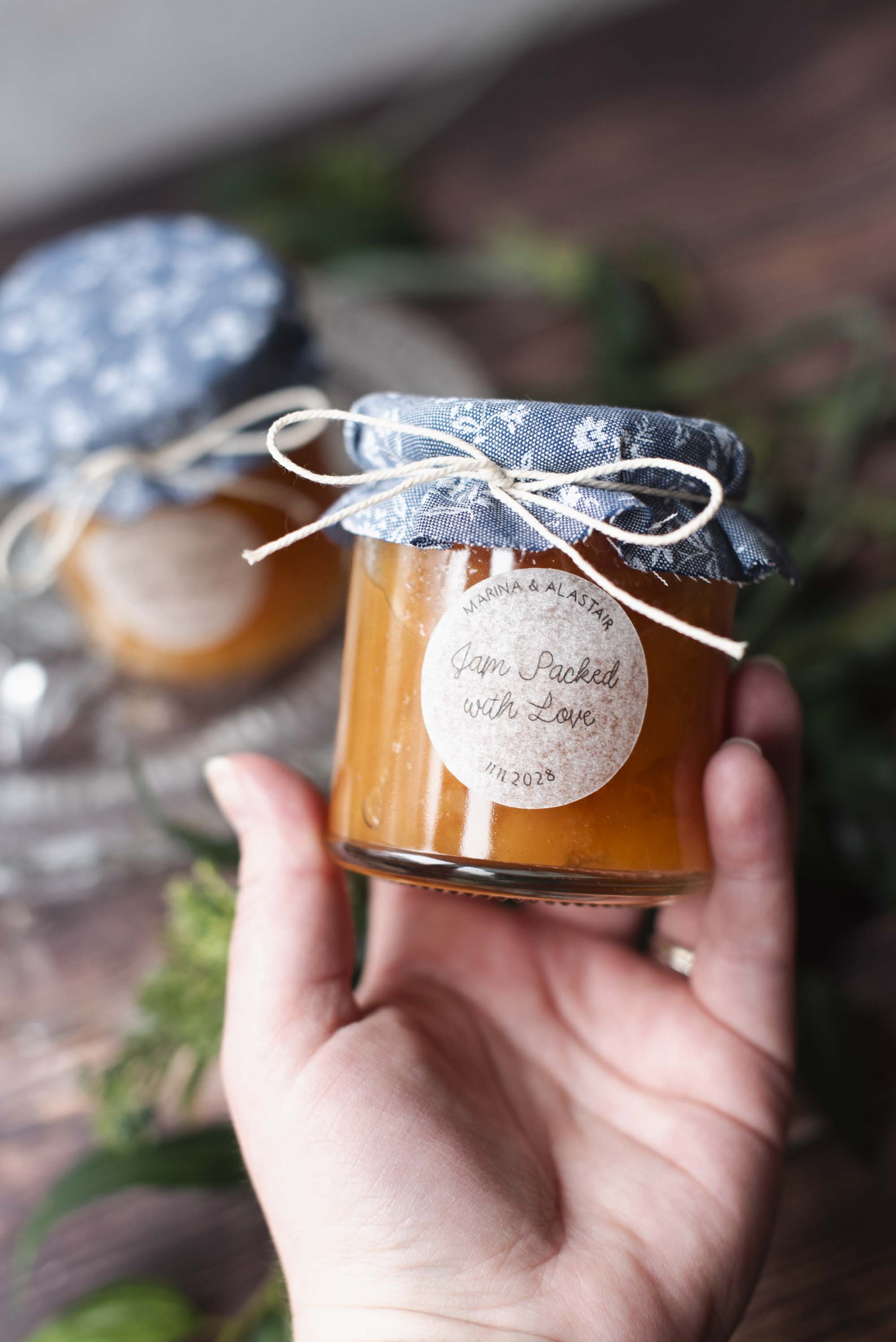 Sustainable wedding favor idea with jam jars and dissolvable label paper stickers