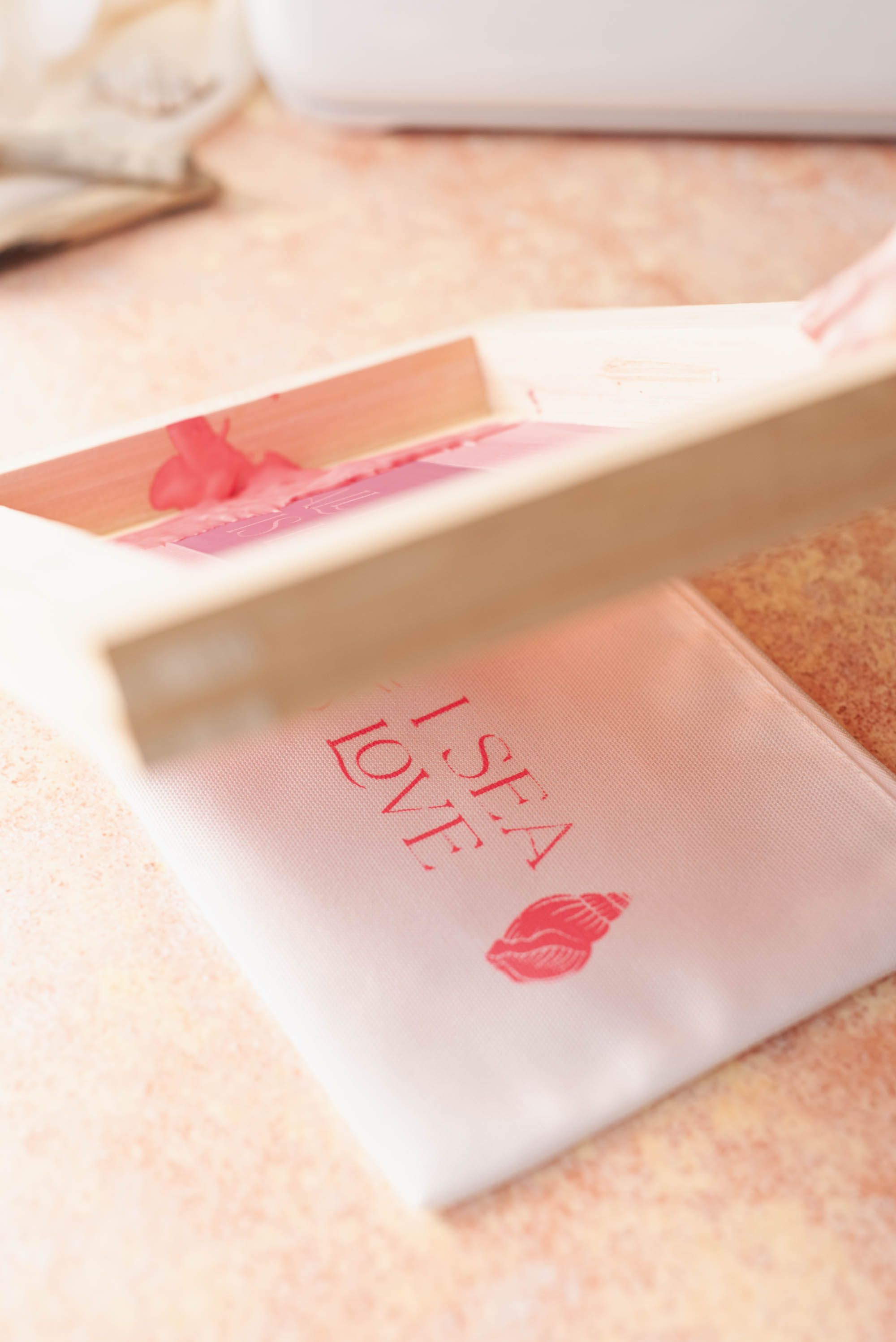 How to screen print with Cricut vinyl stencil