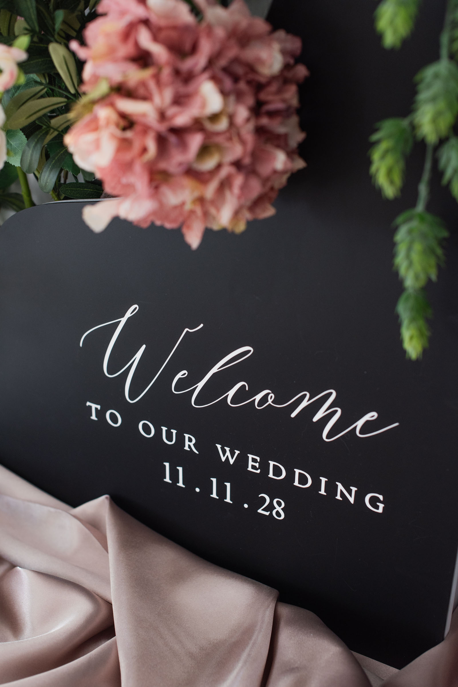 How to DIY a wedding welcome flower box sign with a Cricut Joy