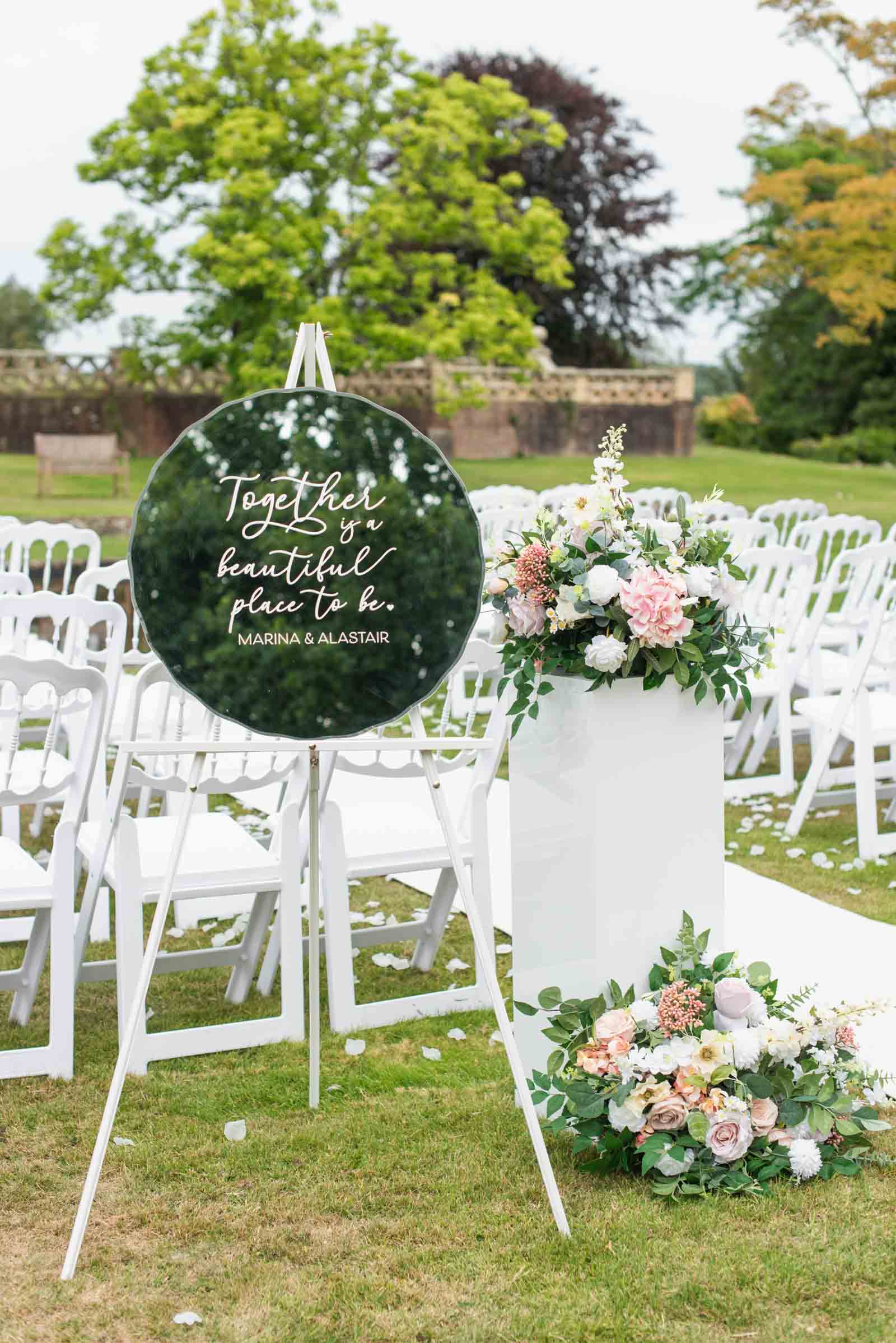 Round wedding welcome mirror sign from the Cricut Weddings book