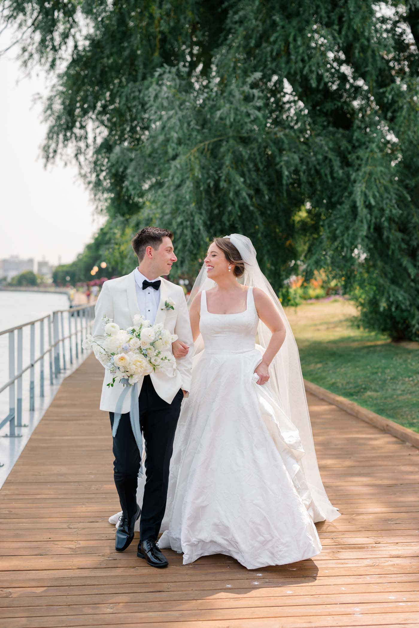 Bride and groom at St Clair Inn for their blue and white themed wedding