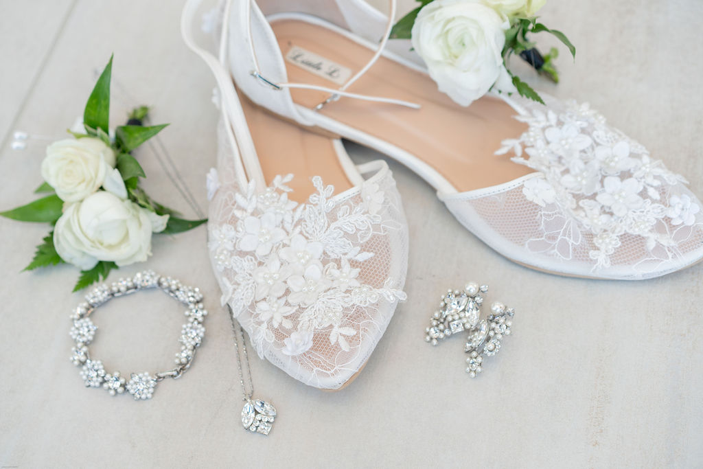 White lace bridal flats for classic wedding shoes