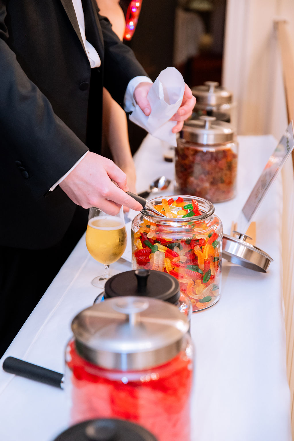 Candy bar buffet wedding favor ideas